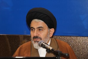 تقدیر-نماینده-ولی-فقیه-در-استان-و-امام-جمعه-ارومیه-از-تلاشگران-عرصه-سلامت-