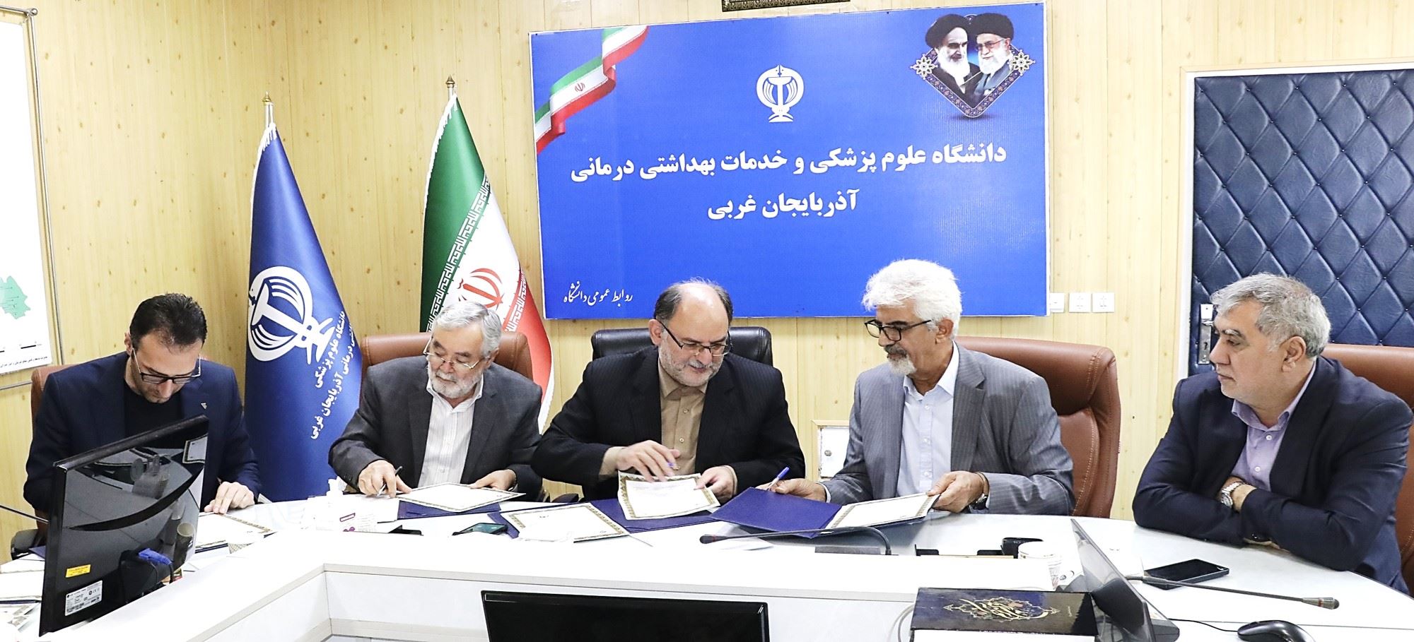  تفاهم نامه تکمیل مرکز خدمات جامع سلامت آلوچای سفلی شهرستان تکاب